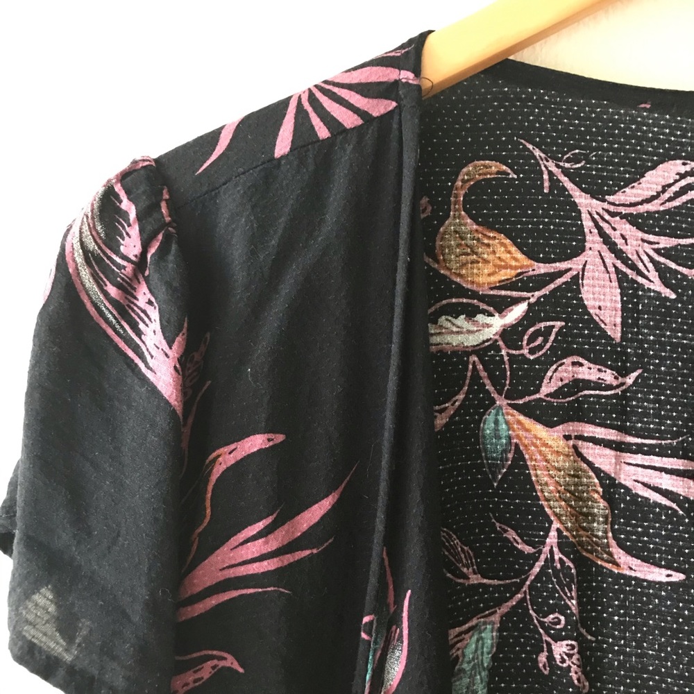 Xhilaration Black Short Sleeve Floral Wrap Top - Picture 5 of 12